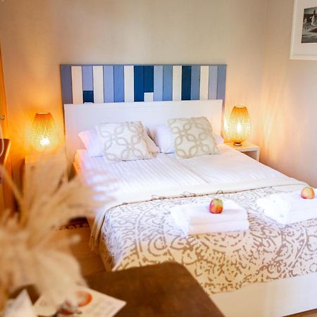 Melynojo Karpio Barza Hotell Kinty Exteriör bild
