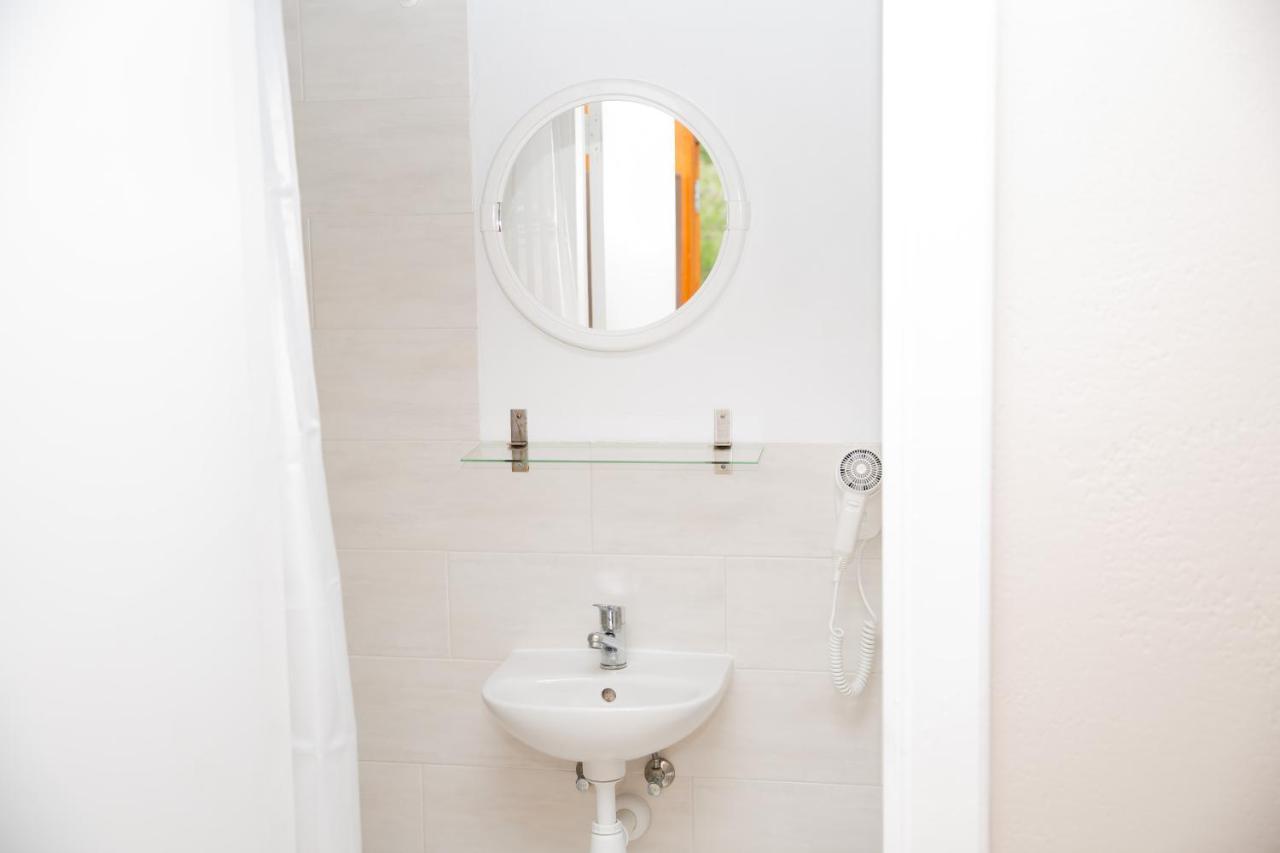 Melynojo Karpio Barza Hotell Kinty Exteriör bild